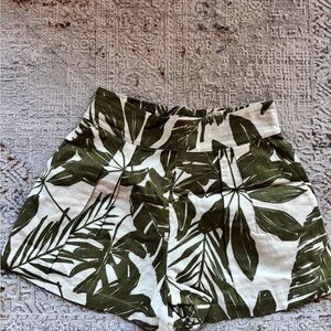 Abercrombie & Fitch Green Leaf Print High Waist Shorts